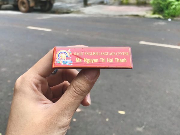 In thẻ tên cài áo